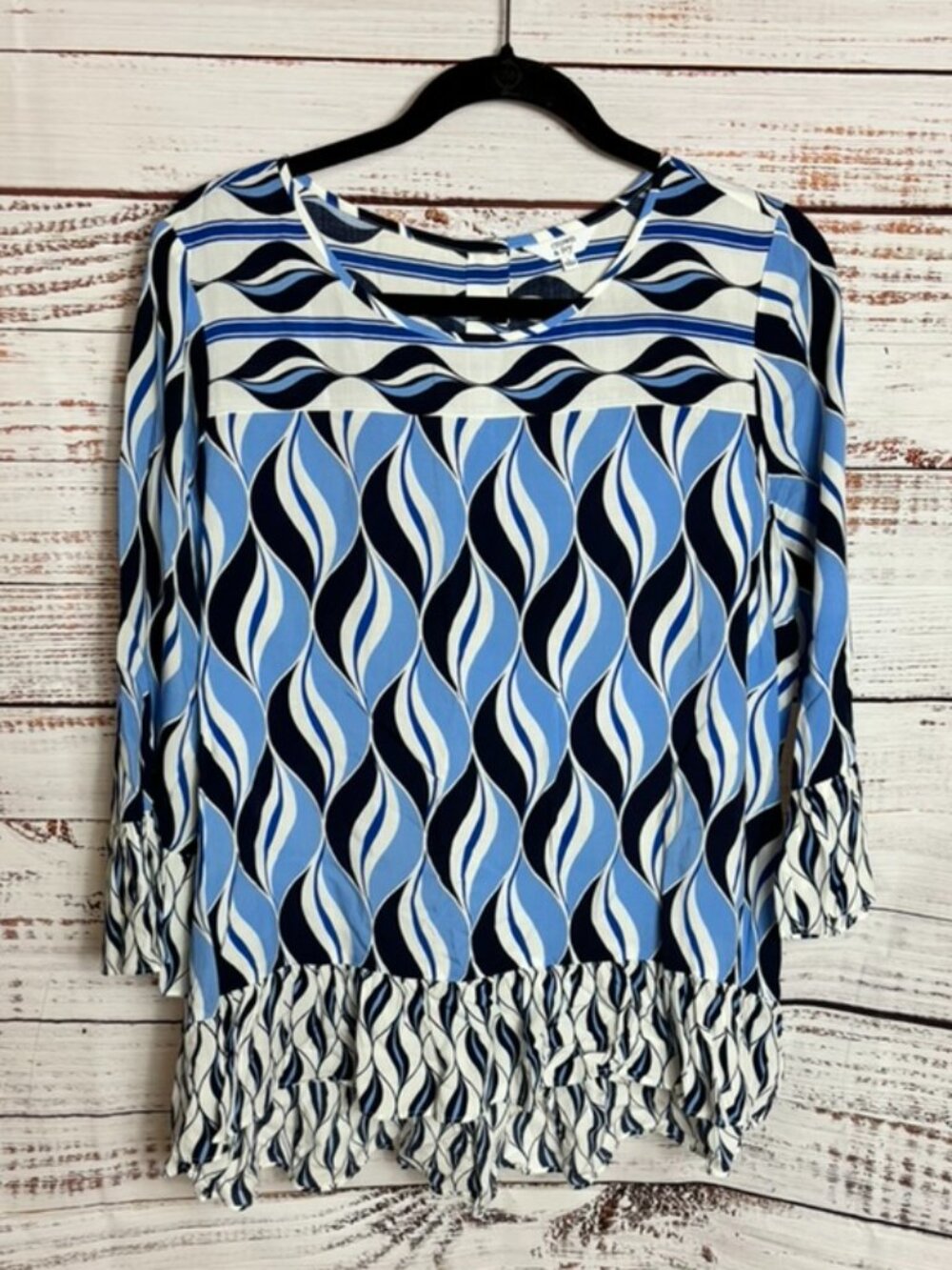 Crown & Ivy 3/4 sleeve blue and white top back buttoned size L